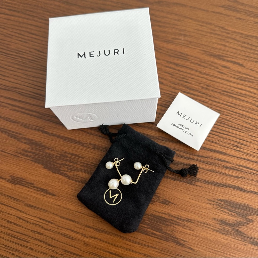 Mejuri Bold Pearl Ear Jacket Studs
